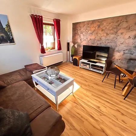 Mit Gartennutzung, Garage Und Wallbox *